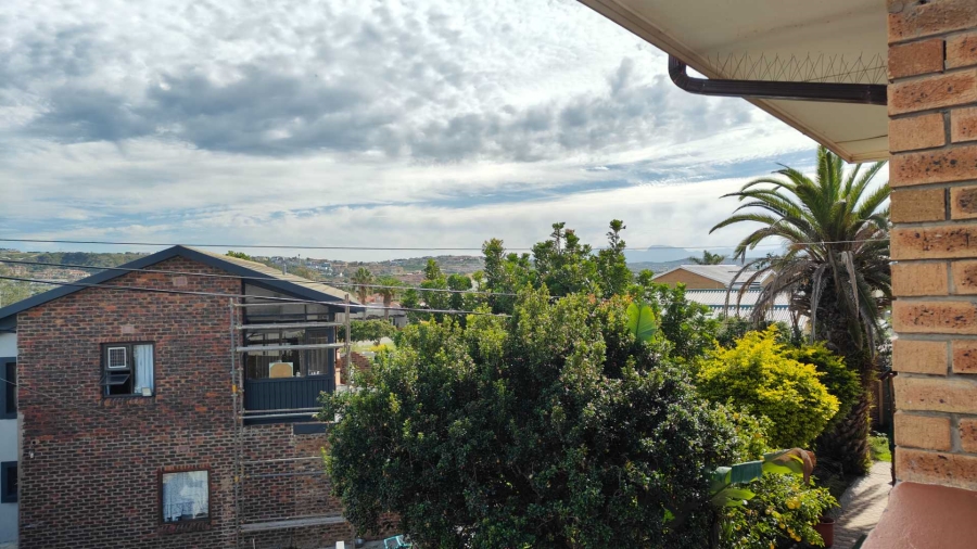 7 Bedroom Property for Sale in Bayview Western Cape